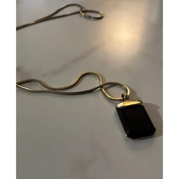 black onyx pendant necklace with a rectangular stone - Picture 3 of 4